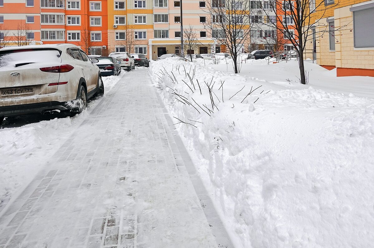 Сугробы уже по пояс - Валерий Иванович