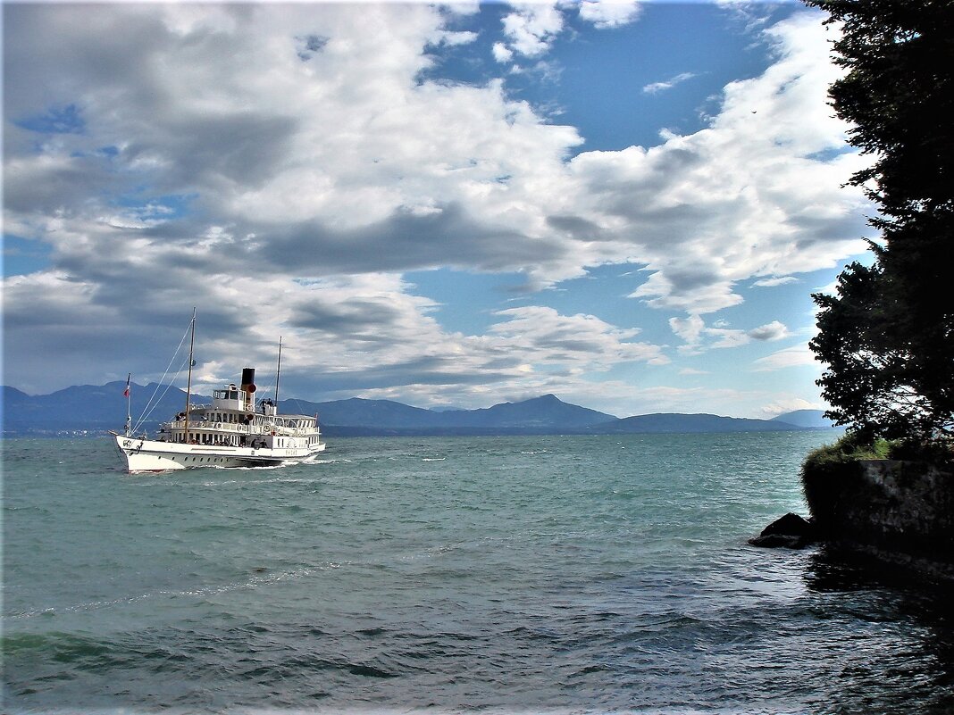 По волнам моей памяти. На озере Лёман, август 2014 г. - Галина По волнам моей памяти. На озере Лёман, август 2014 г. - Галина
