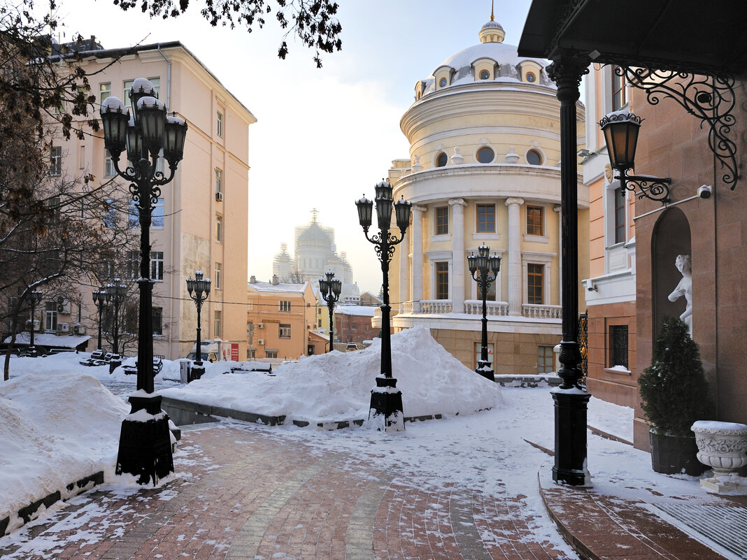 У галереи Шилова - Виктор Берёзкин