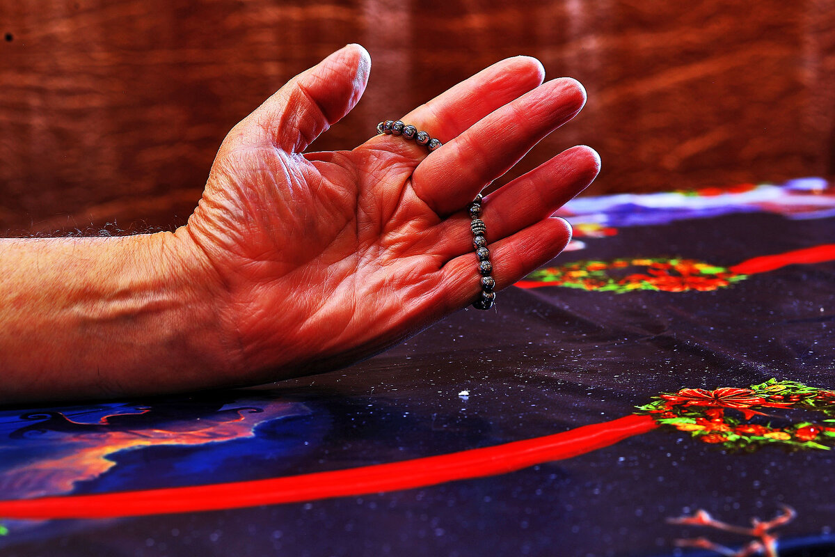 Ожерелье на руке - Юрий Гайворонскiий