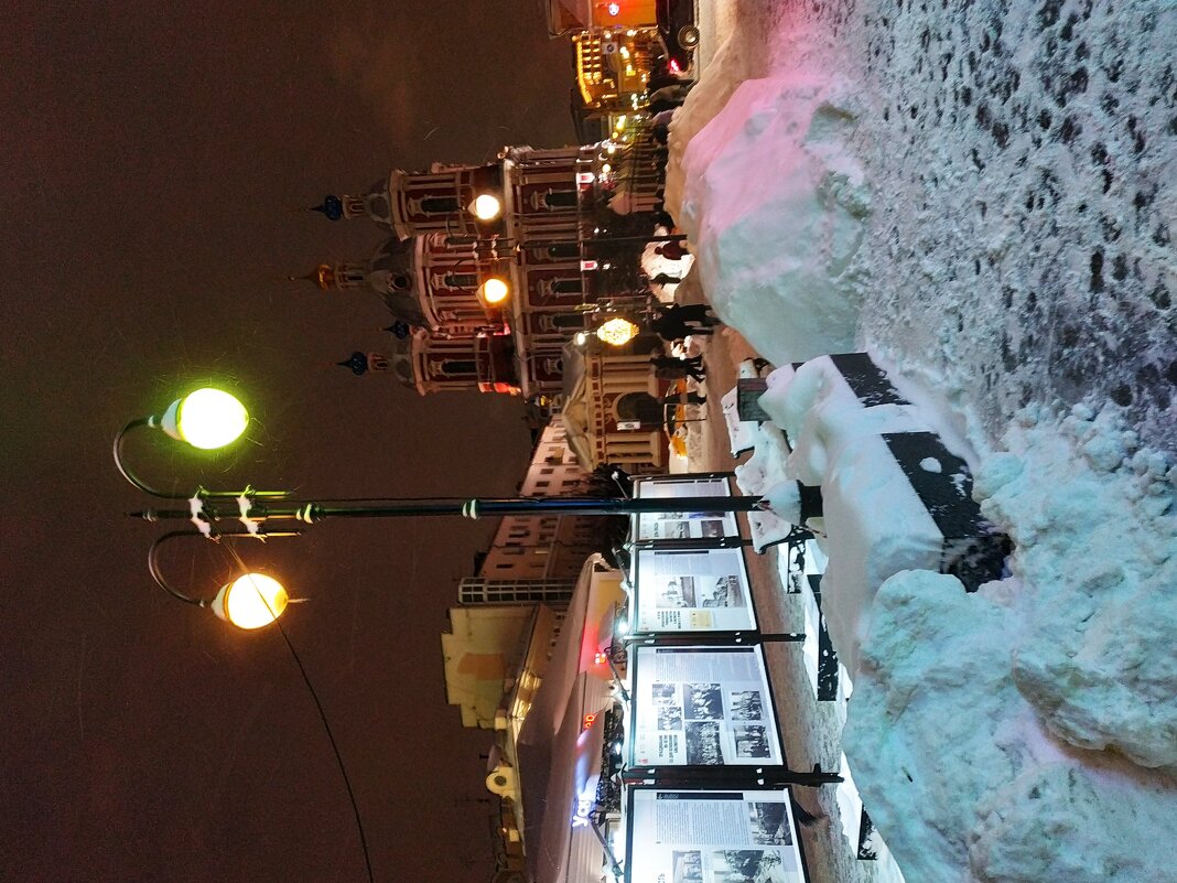 В Москве - снег - Андрей Лукьянов