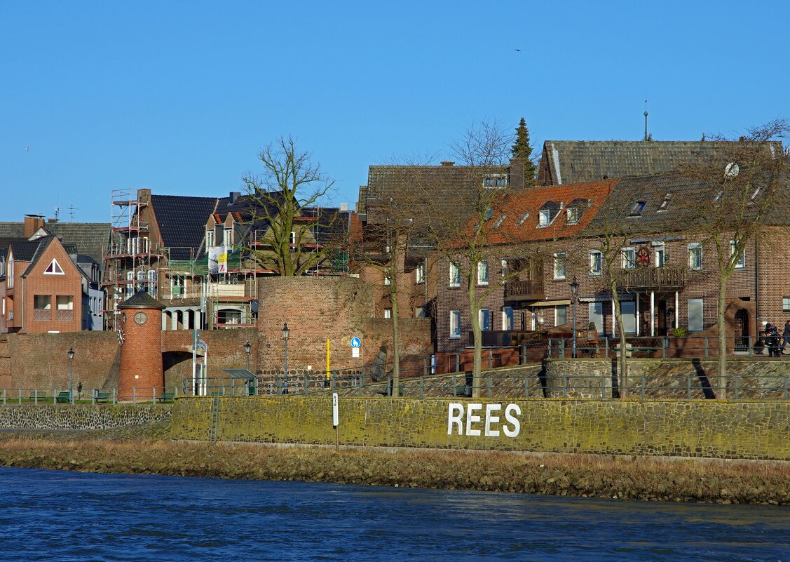 Городок по пути - В.И 