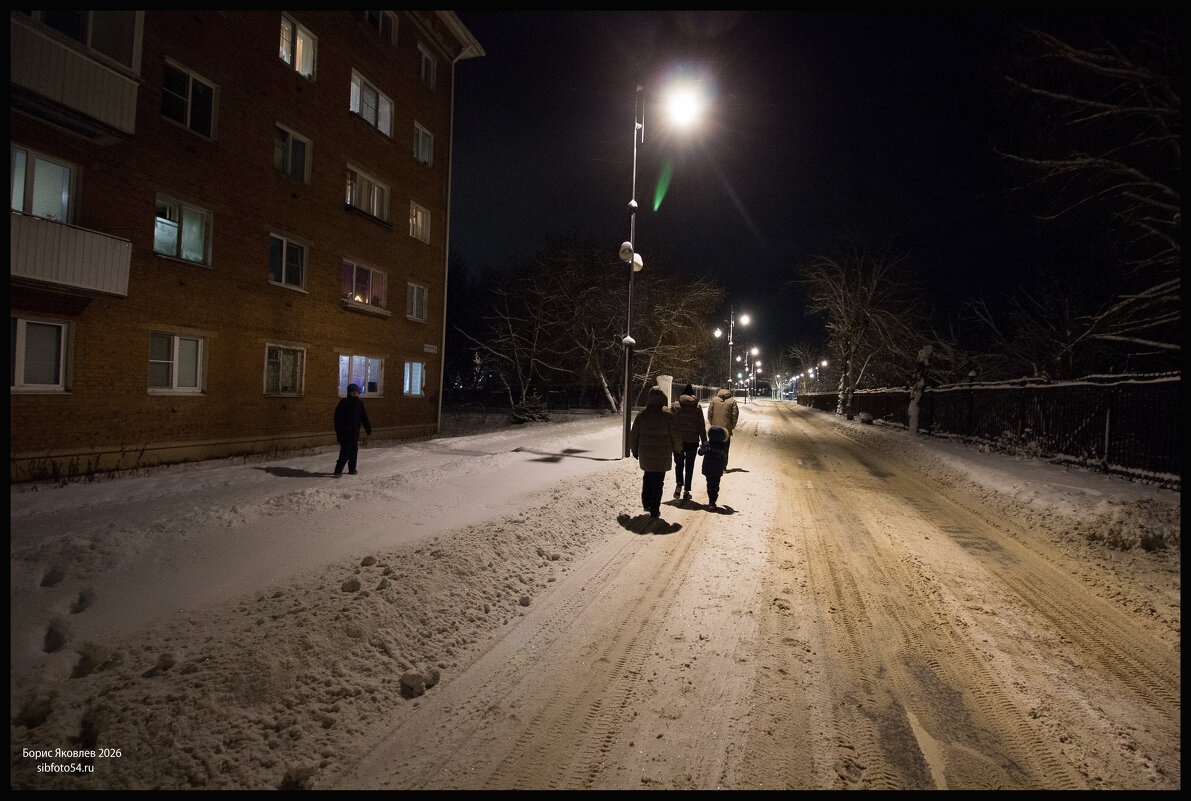 Ночные прогулки. Новый год! Салюты улетели! - Борис Яковлев