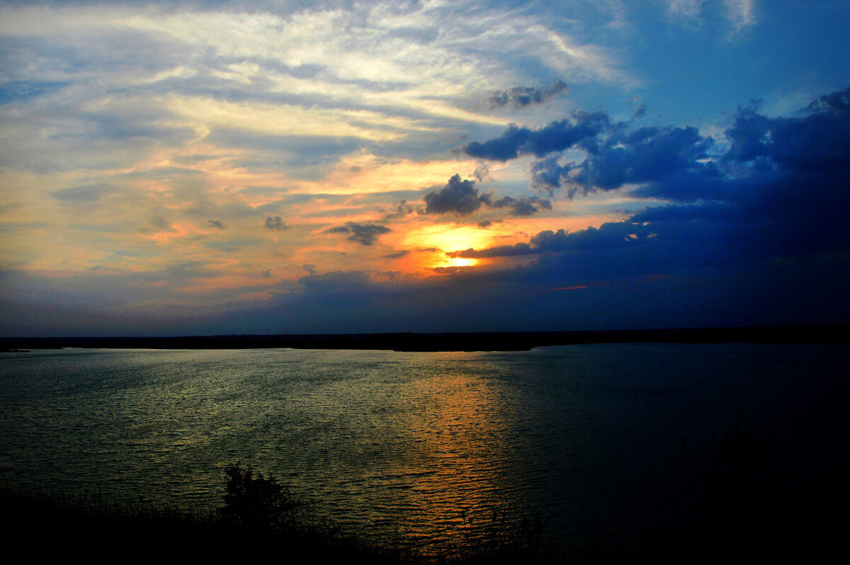 Вечер перед грозой... - Надежда Куркина 