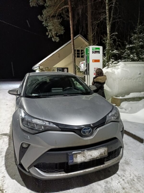 На заправке - Veera V На заправке - Veera V