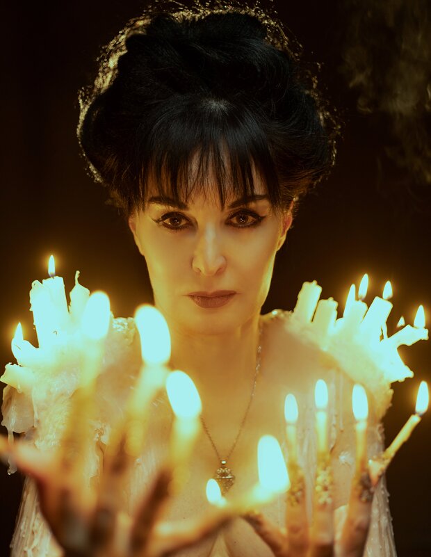 Мир при свечах становится другим... - Оля Логвиненко Мир при свечах становится другим... - Оля Логвиненко