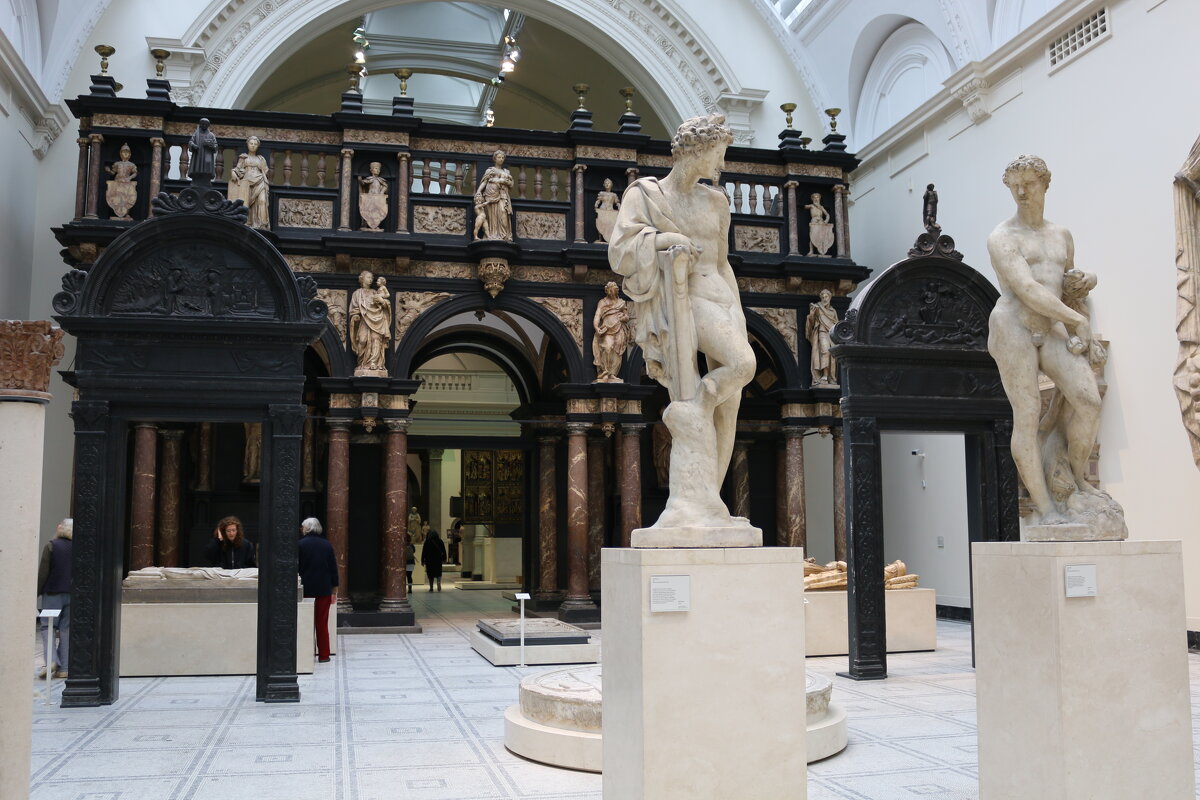 В музее Виктории и Альберта - Ольга 