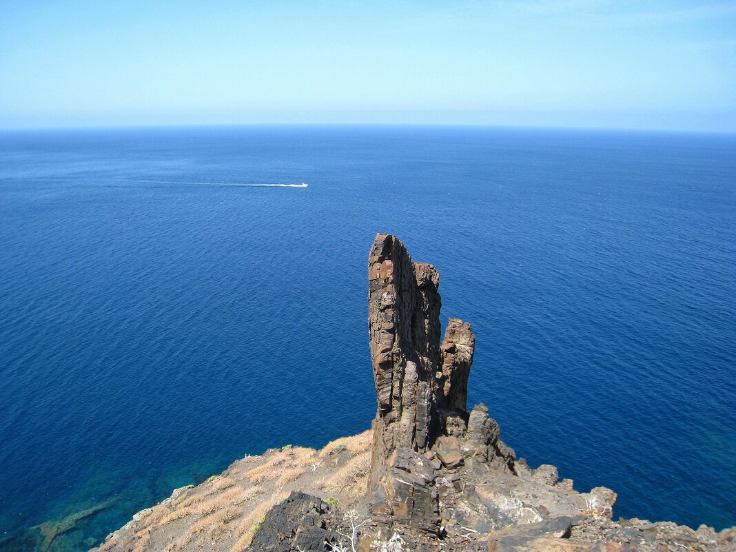 Скала Каменная игла, остров Ла-Гомера. - unix (Илья Утропов)