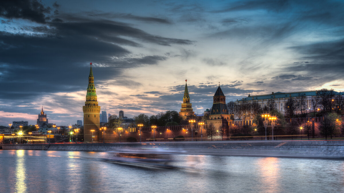 Кремлёвская набережная - Игорь Шевченко