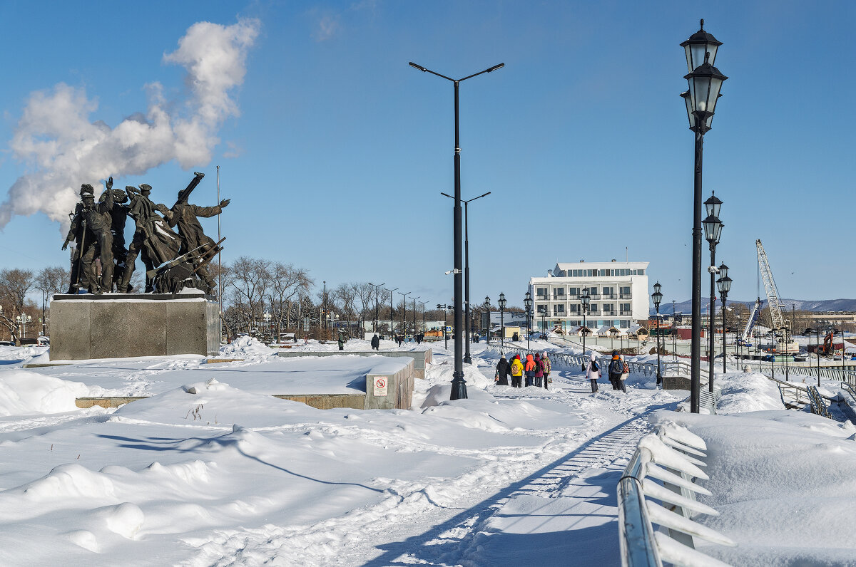 На набережной - Виктор Иванович Чернюк