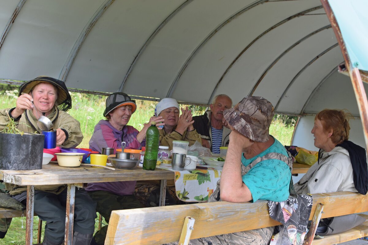 Любим повеселиться, особенно поесть..! - ВикТор Быстров