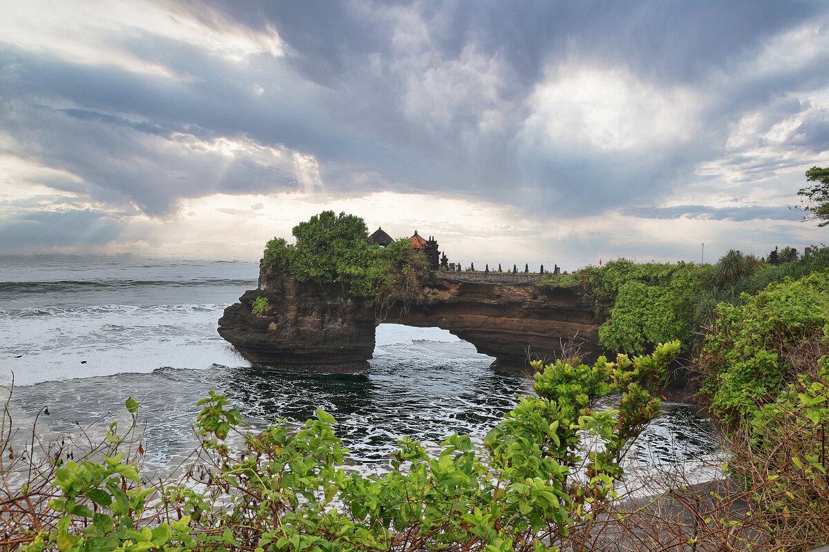 Бали .  Комплекс  Танах Лот - Андрей Город