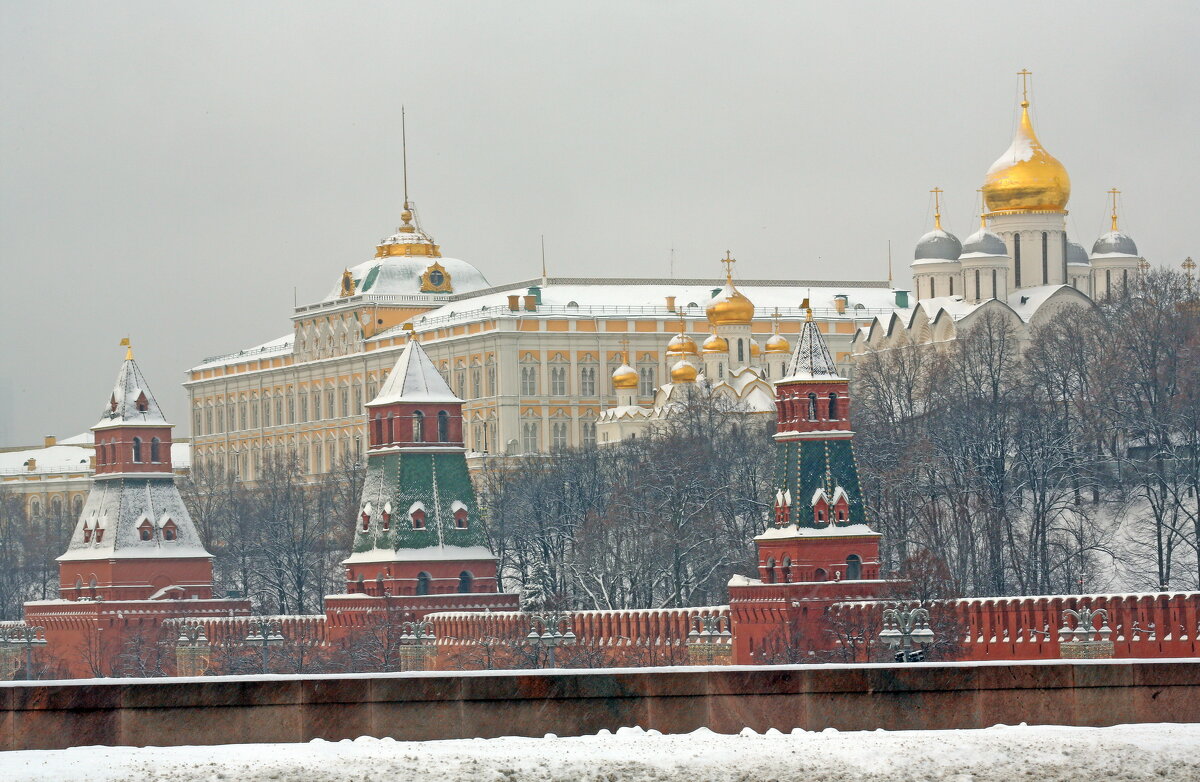 Кремлёвская набережная 14 января - Михаил Бибичков Кремлёвская набережная 14 января - Михаил Бибичков
