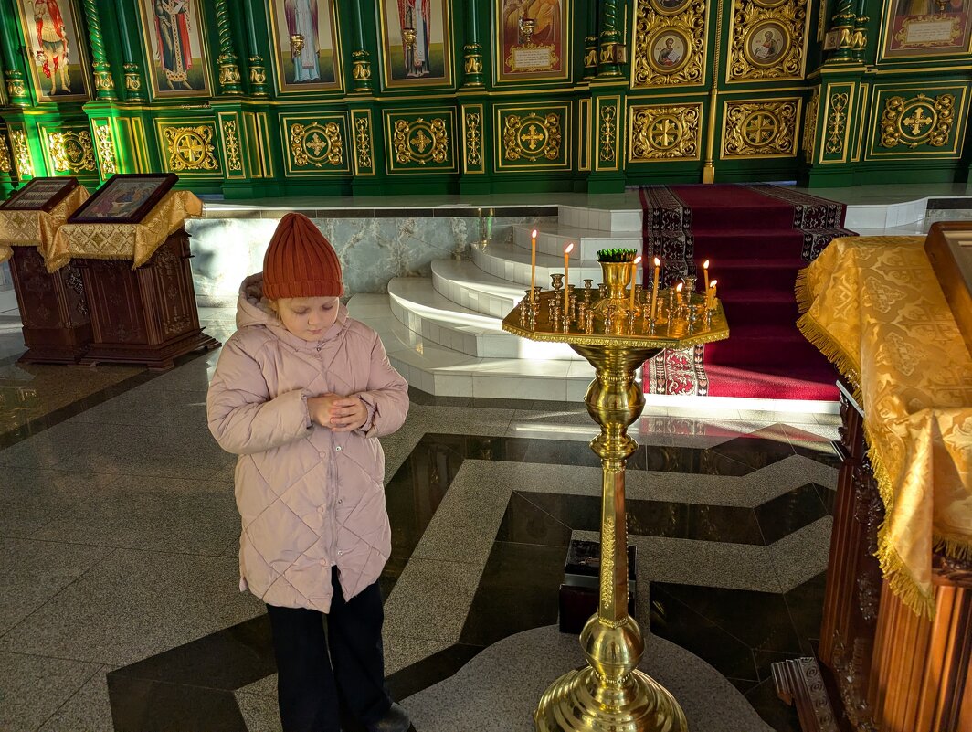 В святом храме. - Андрей Хлопонин