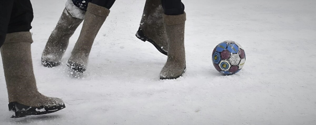 Зимние футбольные гонки: А, Вы, играли в футбол в валенках?! - Анатолий Пашковский