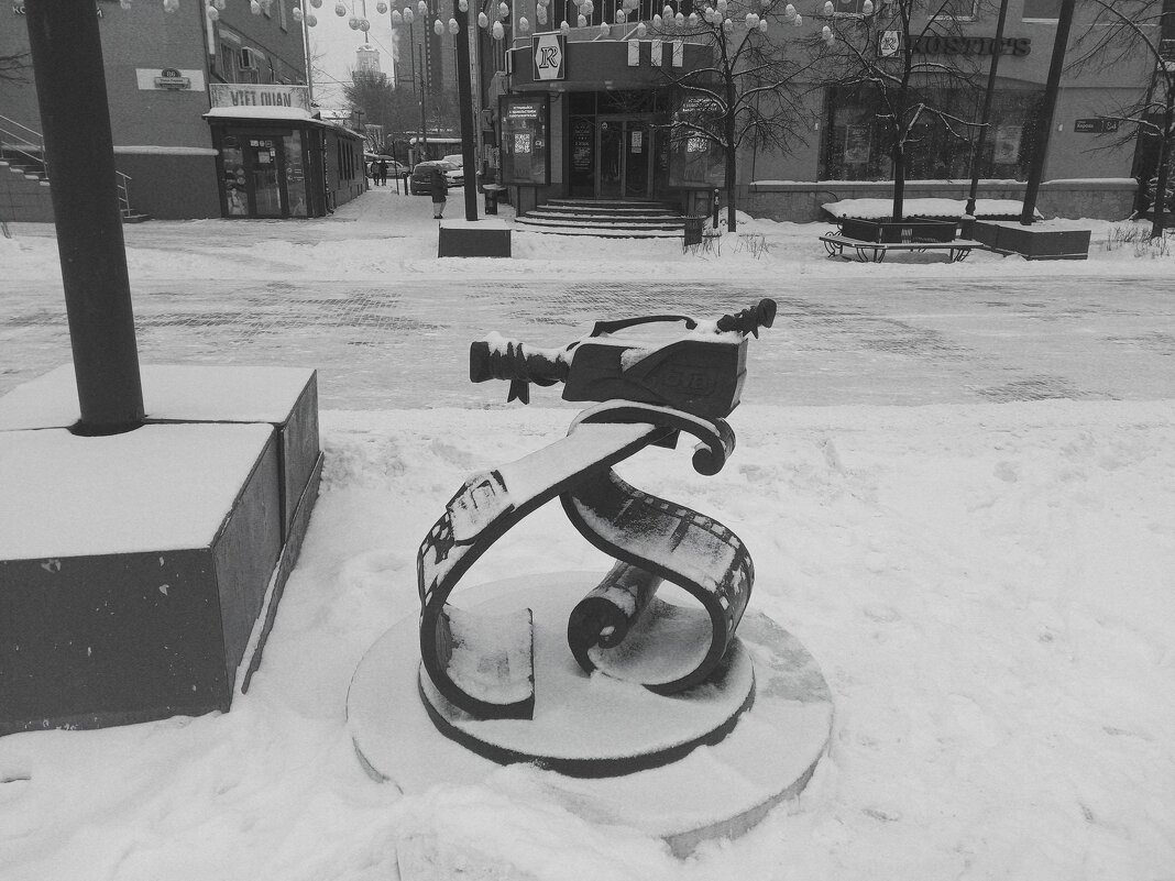 Памятник кино. - Игорь Солдаткин