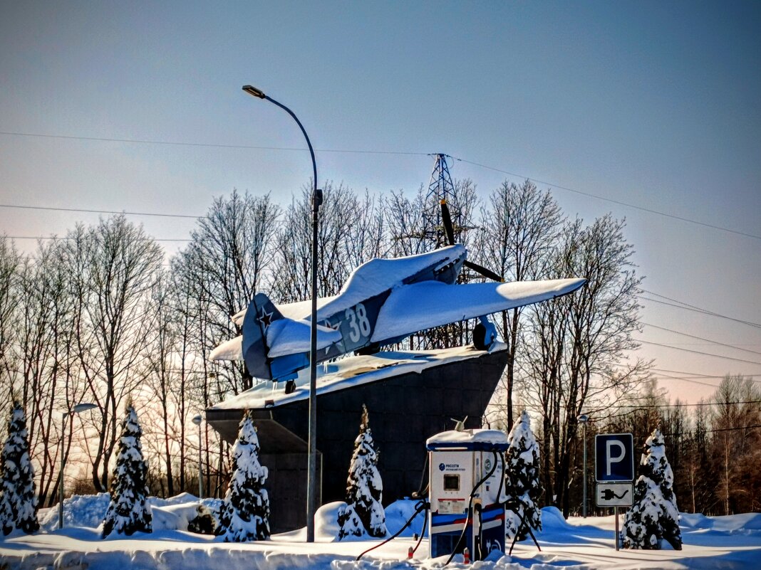 Мемориальный памятник лётчикам. - Михаил Столяров