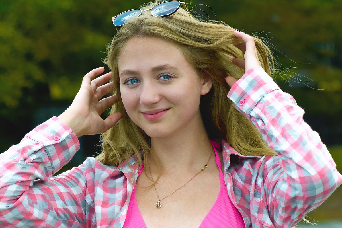 В дни школьных каникул - Дмитрий Конев