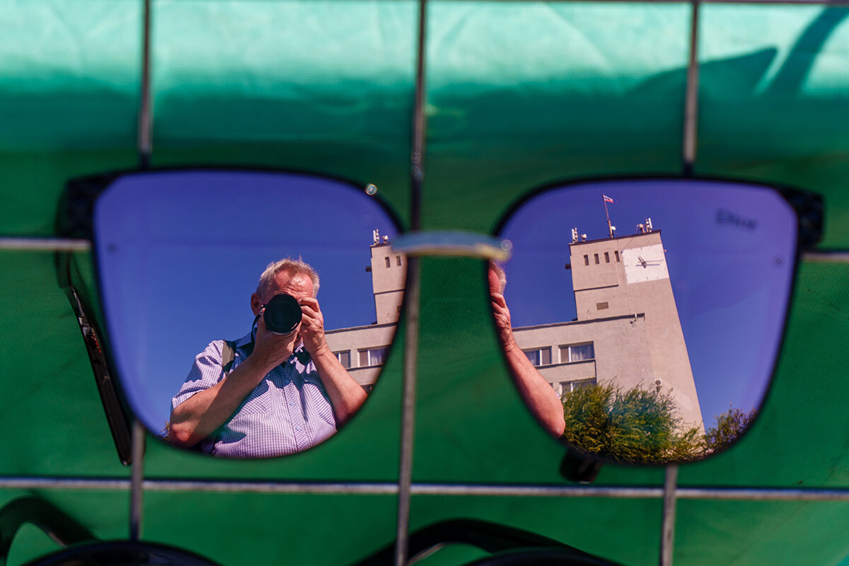 Автопортрет в очках. - Владимир А.Р. Автопортрет в очках. - Владимир А.Р.