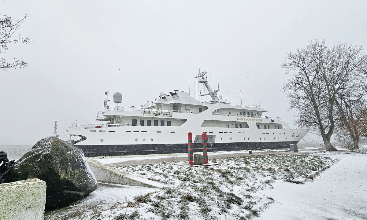Балтийский флот в любую погоду на страже... - Михаил Свиденцов