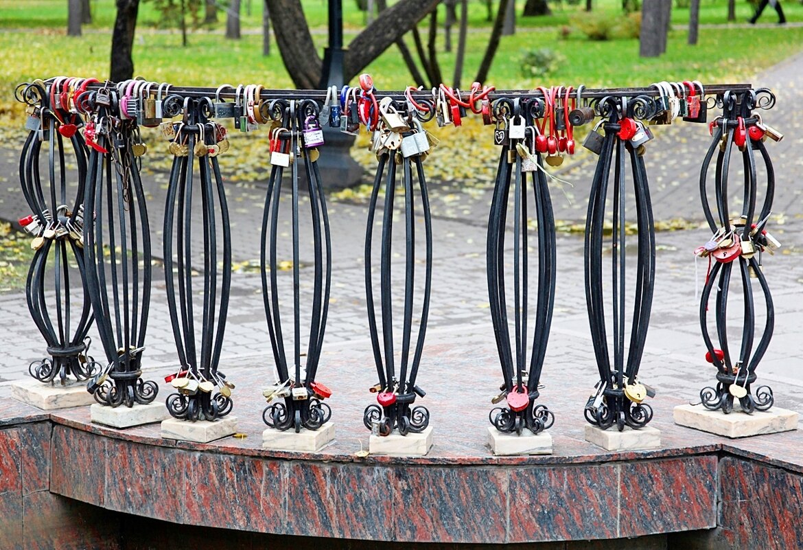 Замочки влюбленных - Галина Нестратова Замочки влюбленных - Галина Нестратова