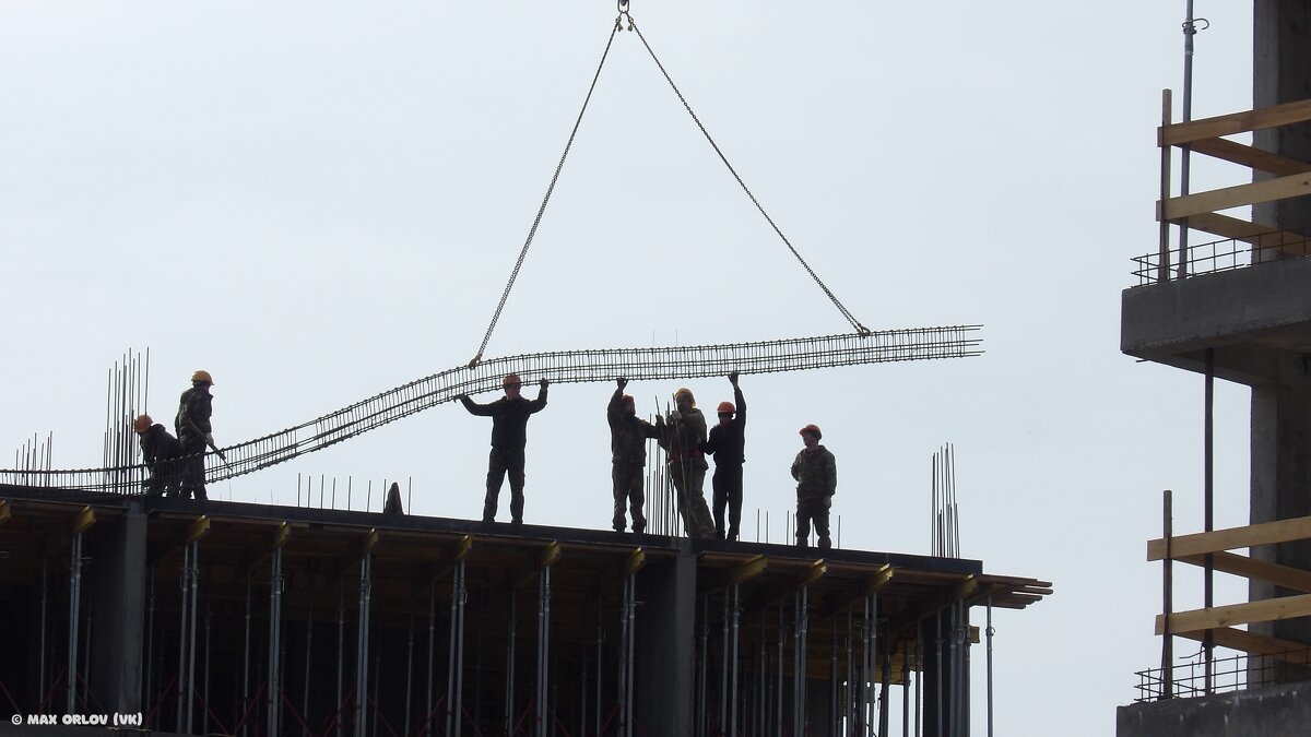 "Мужчины за работой" - Макс Орлов