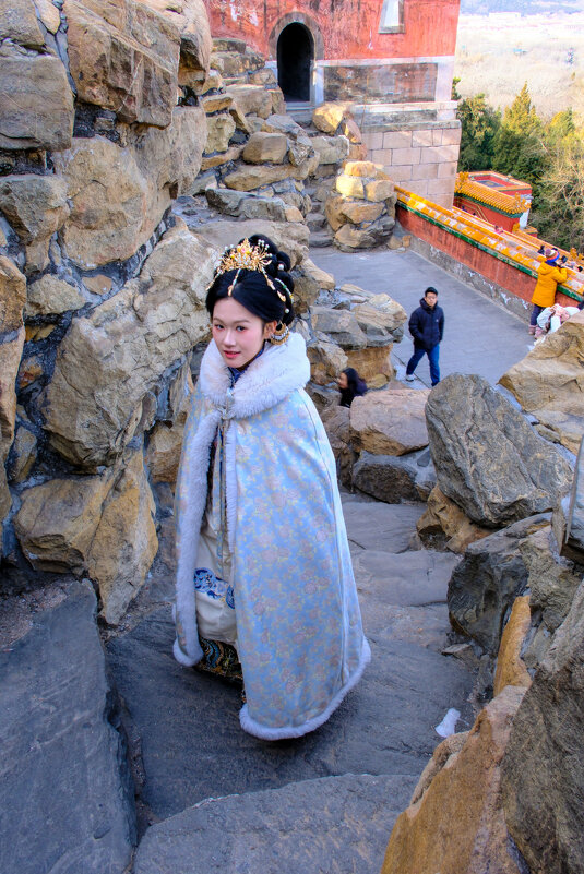 "Принцесса" гуляет по Летней Императорской Резиденции - Георгий А "Принцесса" гуляет по Летней Императорской Резиденции - Георгий А