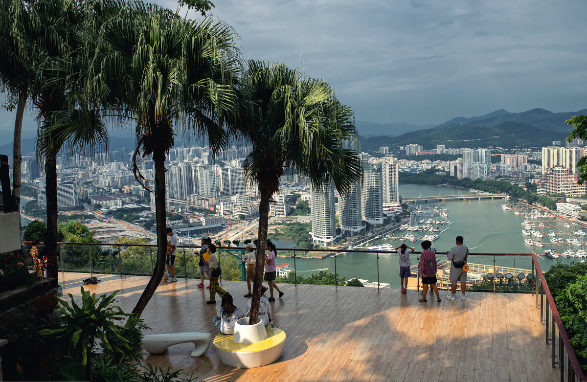 Вид на город Санья - Лилия . Вид на город Санья - Лилия .