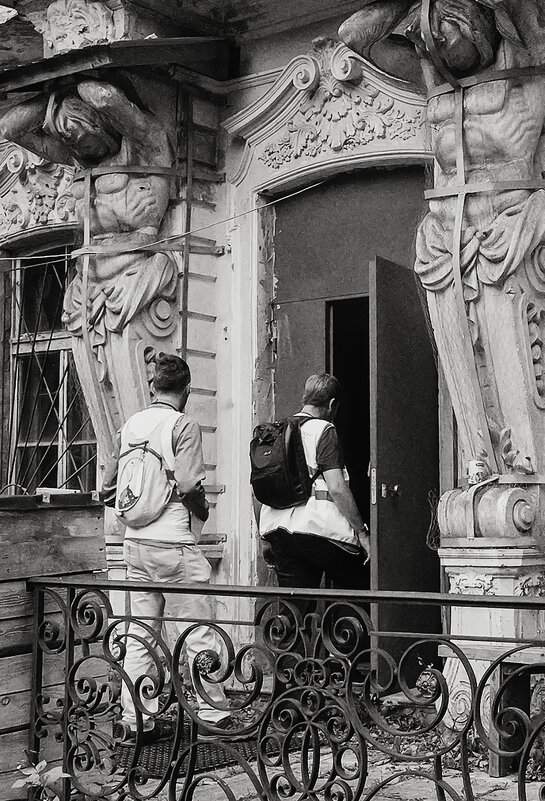 *** - Александр Русинов