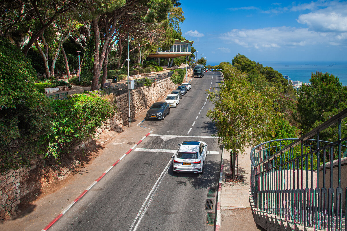 Прогуливаясь по Хайфе... - Эмиль Прогуливаясь по Хайфе... - Эмиль