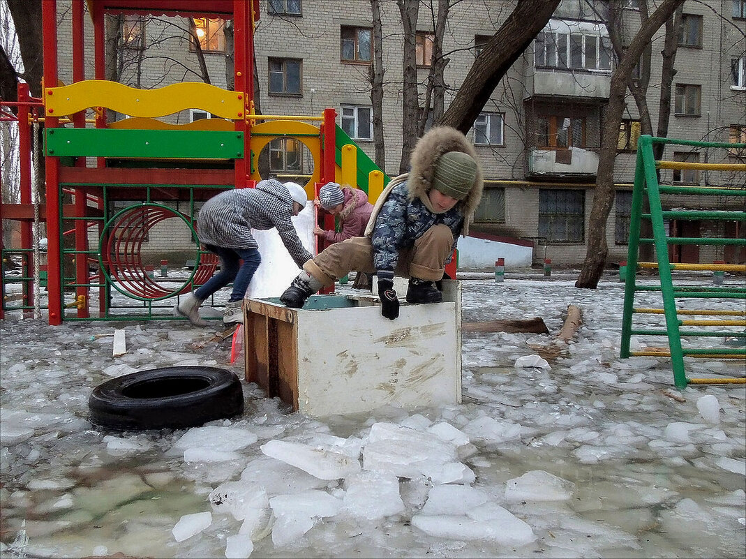 Тот же двор март 2012 год... вспомнилось - Татьяна Машошина