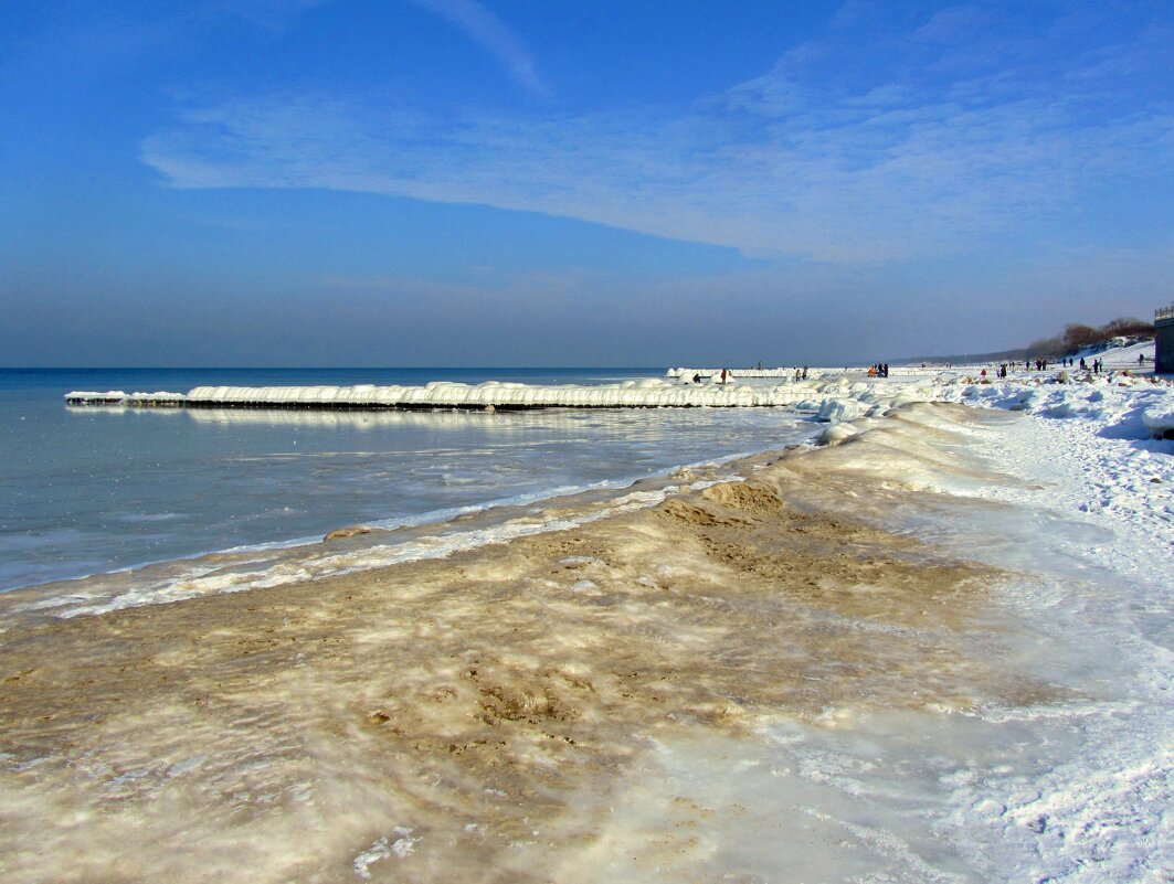 Пляж, захваченный Зимой - Сергей Карачин Пляж, захваченный Зимой - Сергей Карачин