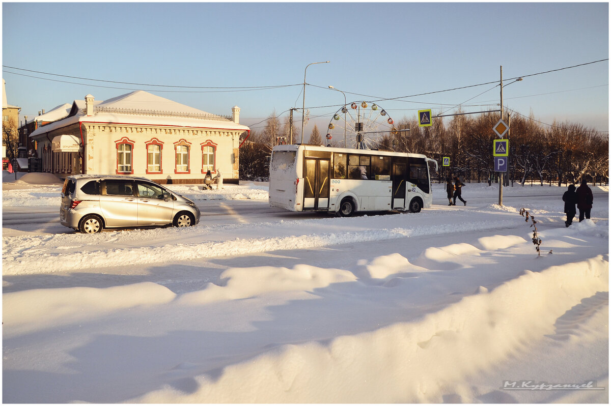 Зима в провинциальном городке. - Михаил Курзанцев