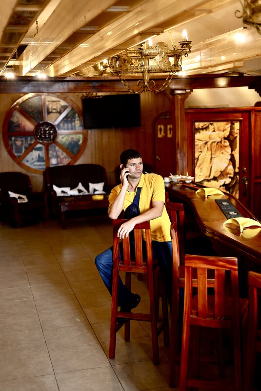 В магазине для туристов - Натали Королева В магазине для туристов - Натали Королева