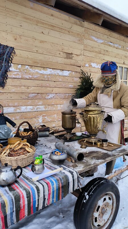 Пункт обогрева - горячий чай из самовара, сбитень и глинтвейн. - Ольга Пункт обогрева - горячий чай из самовара, сбитень и глинтвейн. - Ольга