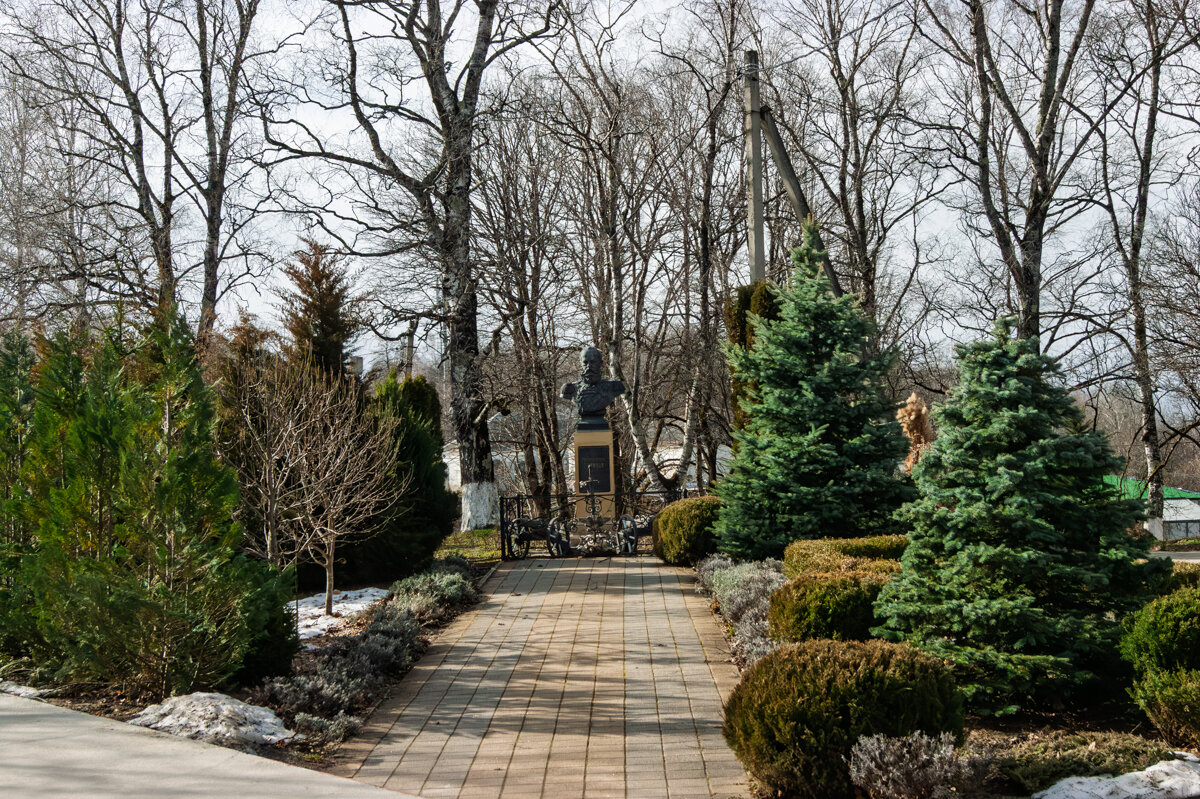 Великому князю Михаилу Николаевичу (1832–1909), четвертому сыну императора Николая I - Игорь Сикорский