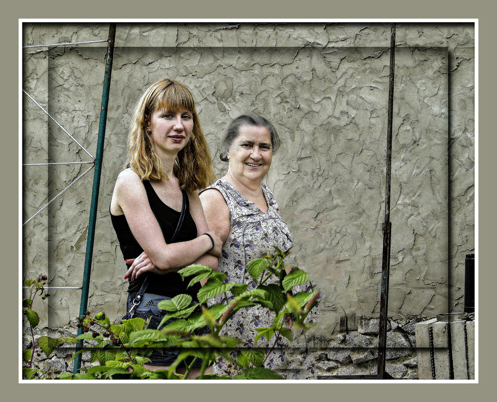 Наташа с бабушкой Люсей - Владимир Кроливец