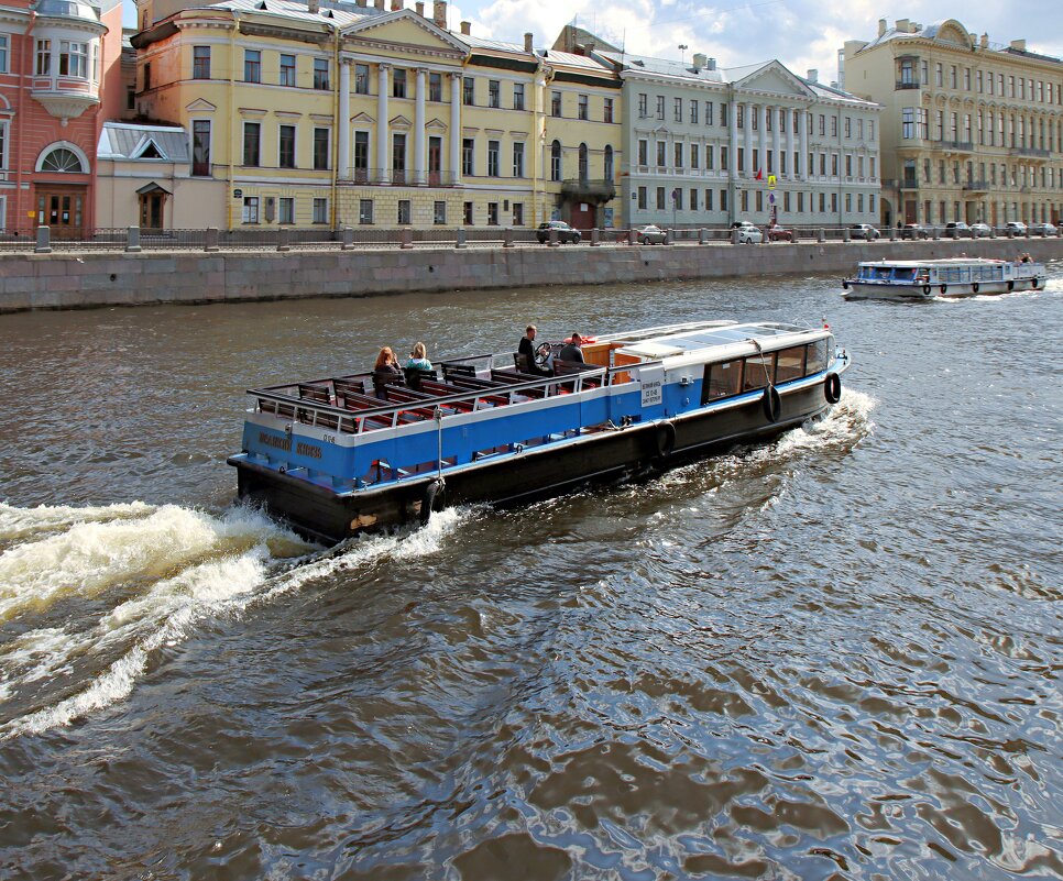 По Фонтанке. - веселов михаил 
