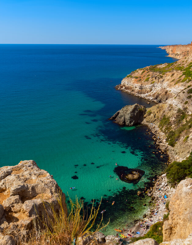 *** - Виталий Емельянов