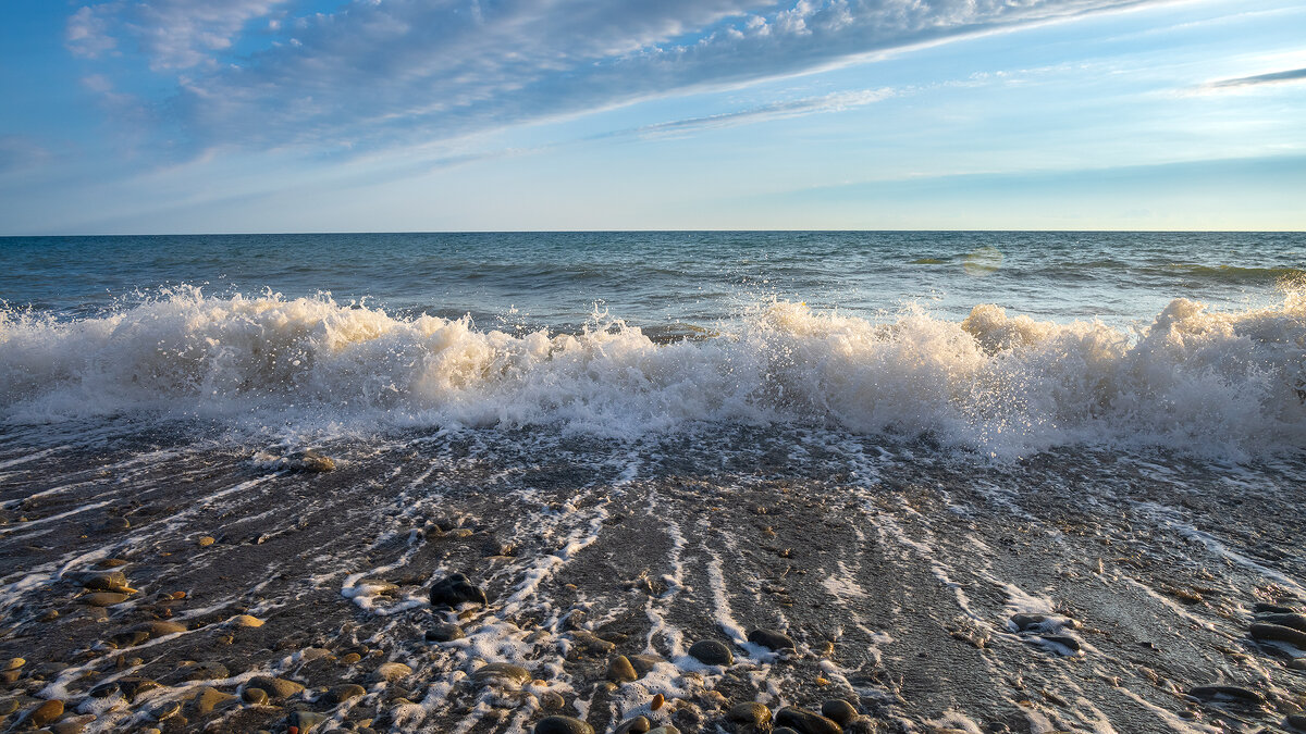 На морском берегу. Волна. - Владимир Лазарев