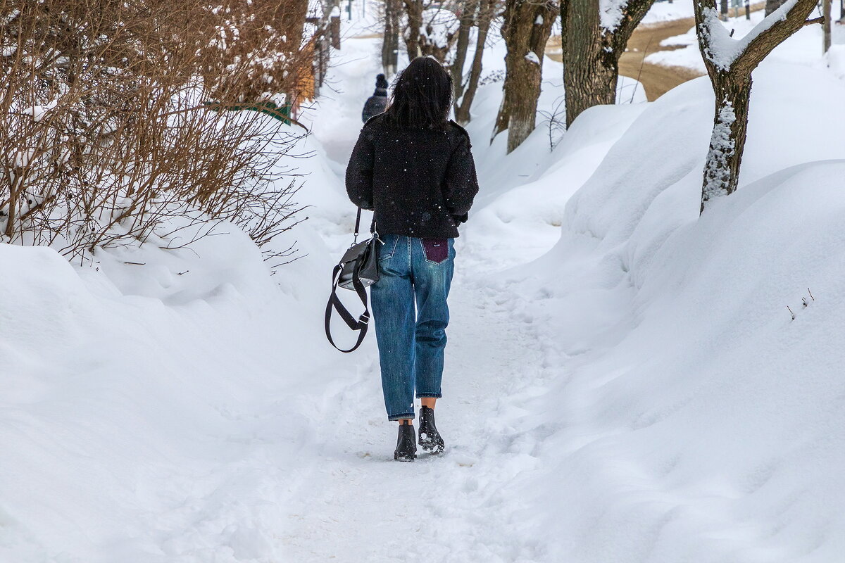 Не оглянулась посмотреть ... - Анатолий. Chesnavik. Не оглянулась посмотреть ... - Анатолий. Chesnavik.