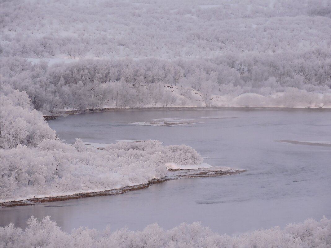По берегам реки - Мария Васильева