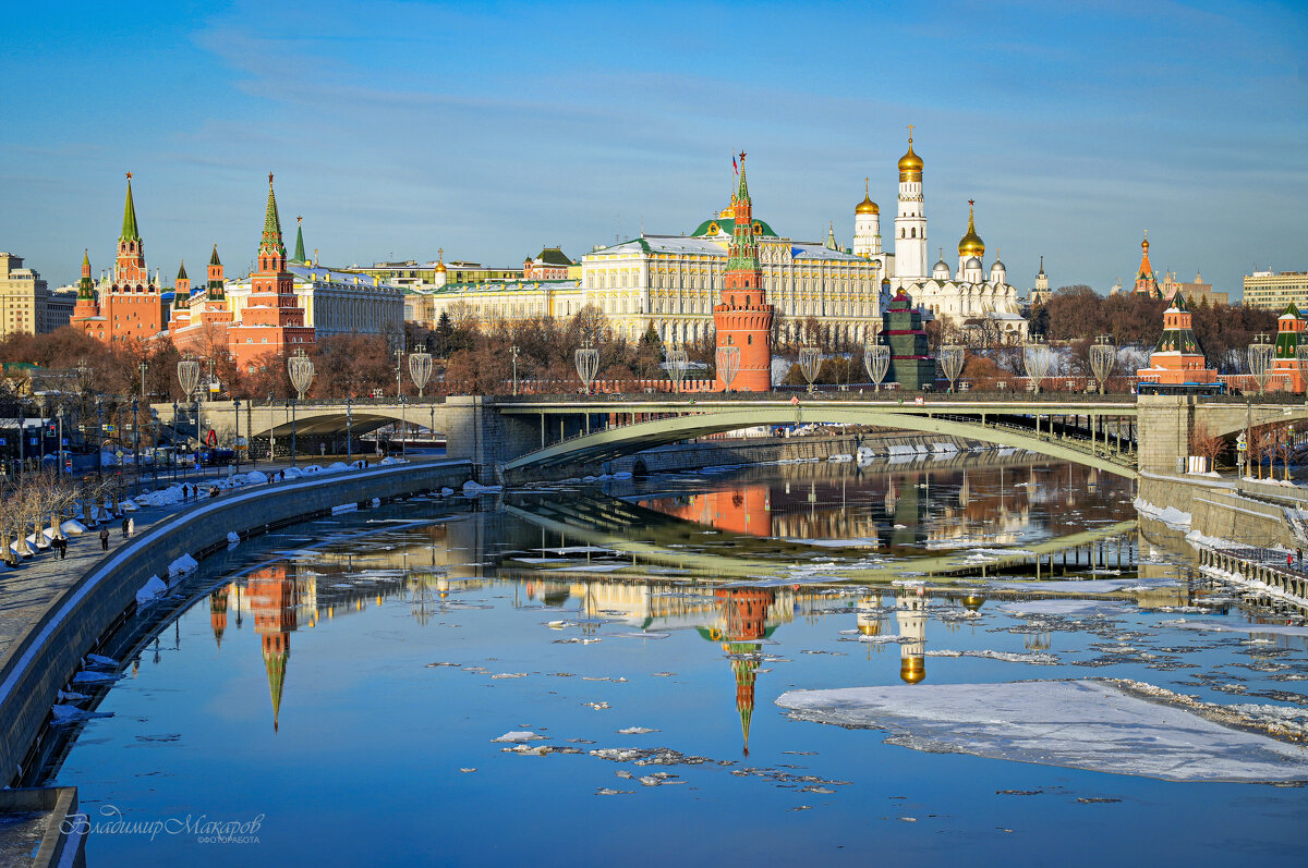 "Московская оттепель. После обильных снегопадов"© - Владимир Макаров