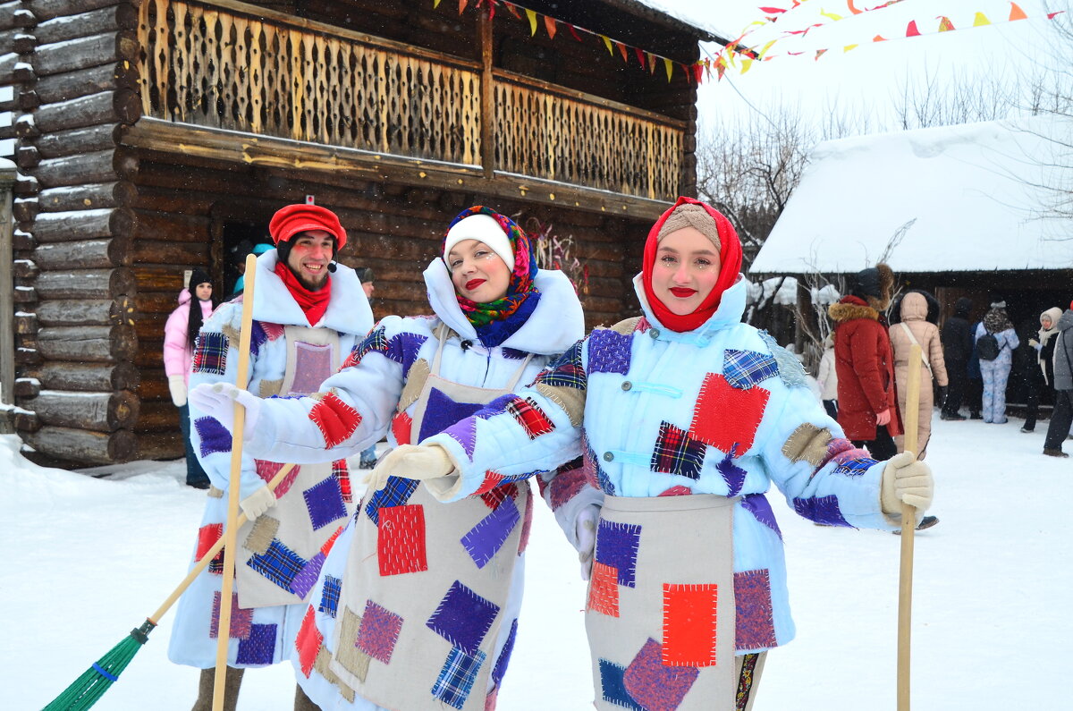 Бродячие артисты.. - Михаил Курзанцев