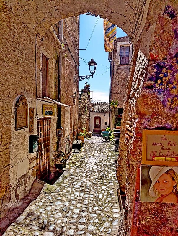 В старинной итальянской деревне. - Vladimir Semenchukov