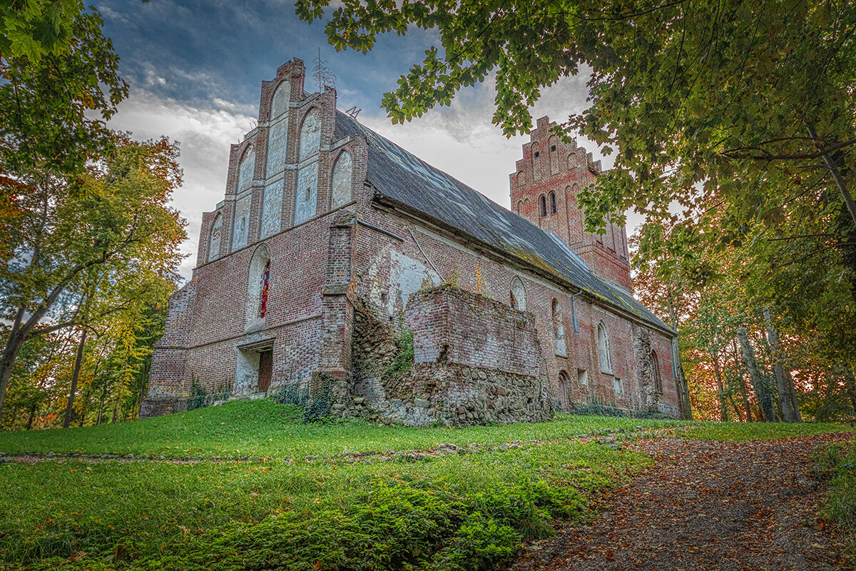 Кирха. - Владимир Самсонов