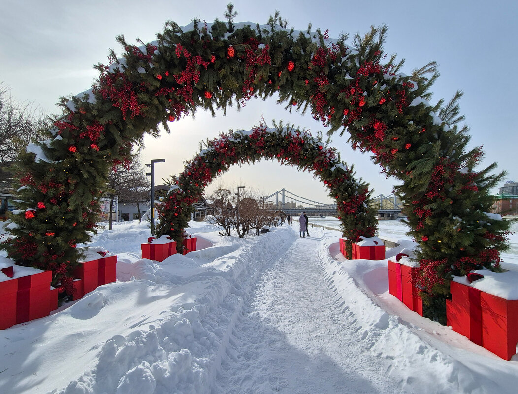 Выйти к Крымскому мосту - Eugene *
