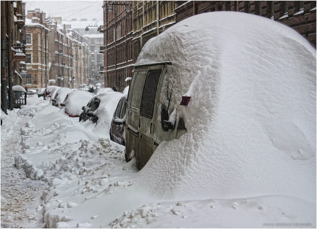 My magic Petersburg_00129_БаскОв пер., декабрь 2009 г. - Станислав Лебединский