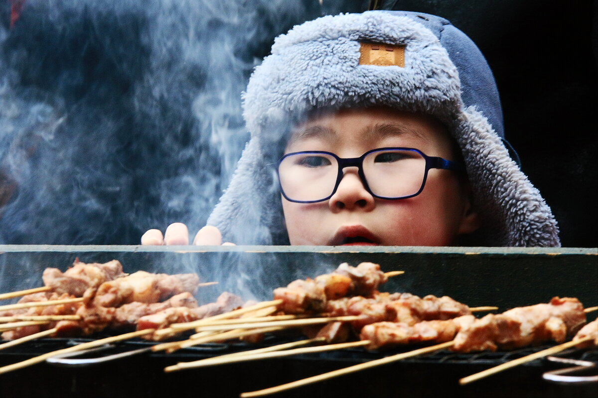 Аромат праздника притягивает. - Николай Кондаков