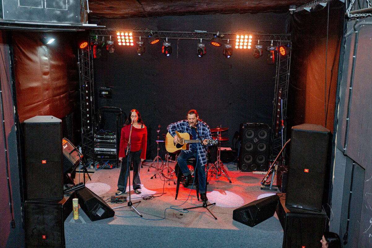 На сцене - Александр Силинский